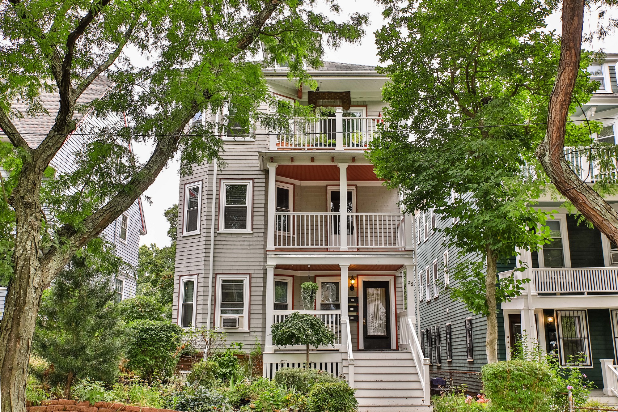 29 Walton St.